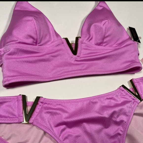 VS V Hardware Bralette Bikini 👙 Top with V Hardware Cheeky Bikini Bottom. SizeM - Picture 10 of 13